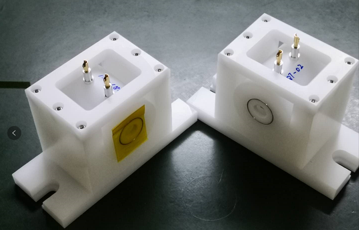 BBO電光開關上有兩個電極